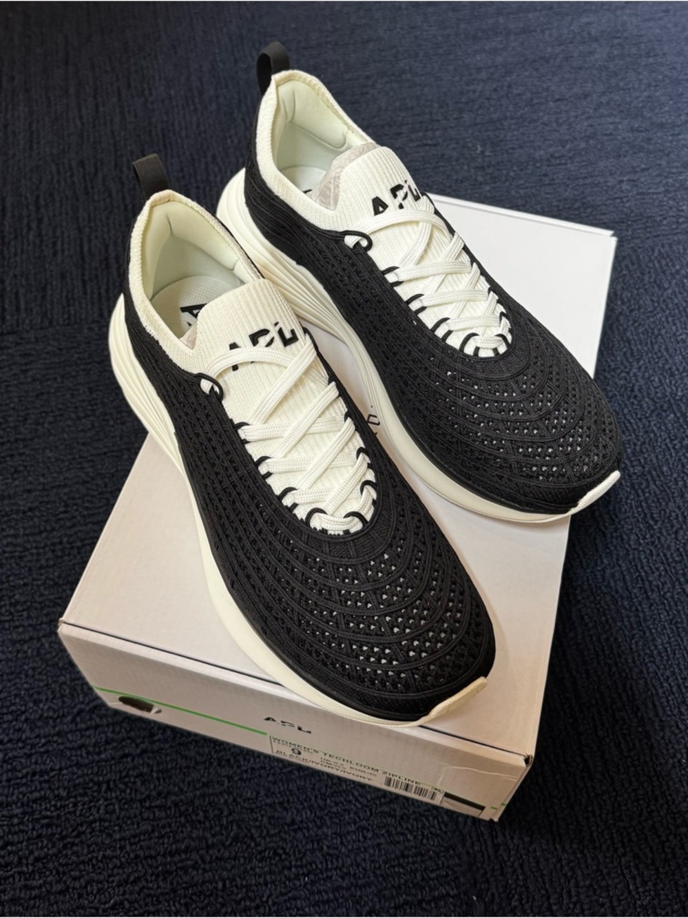 NWT APL Zipline black/ivory/ivory size 9 women’s